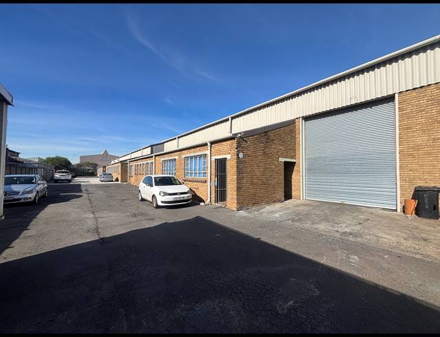 602M² WAREHOUSE TO LET IN EPPING INDUSTRIAL